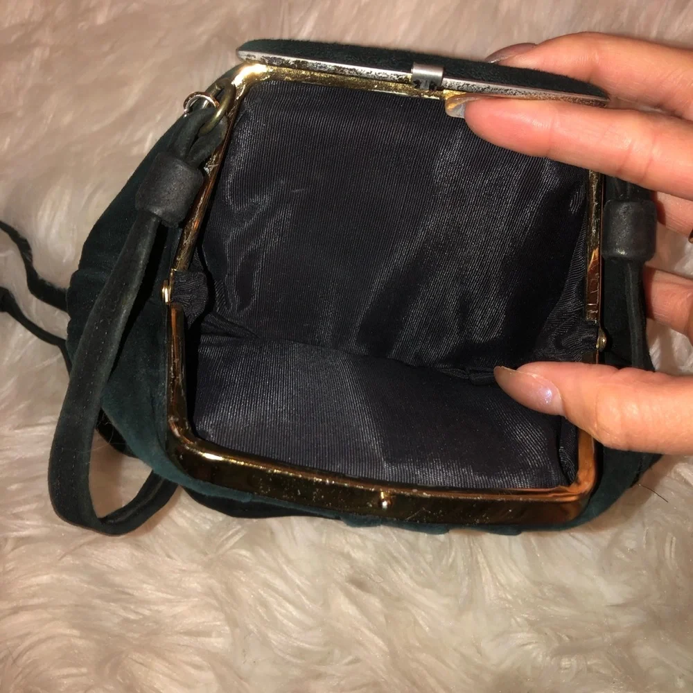 ❇️Emerald Green suede cross body clutch - Picture 4 of 7